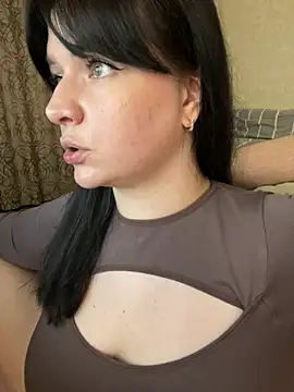 دردشة Poly_Nick الجنسية المباشرة