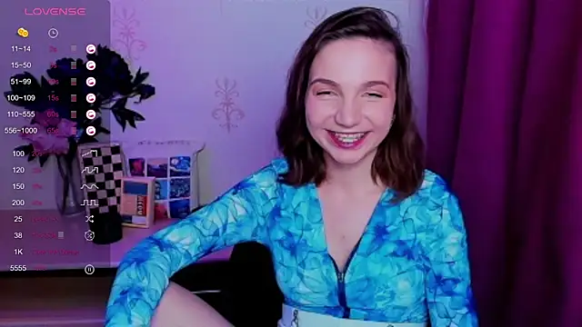 KindHazelHere_ Adlı Modelin Canlı XXX Sohbeti