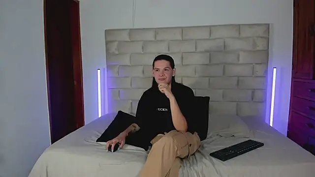MatthewDavis_ লাইভ XXX চ্যাট