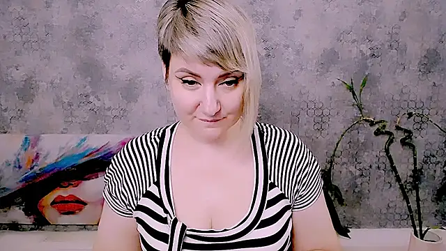 Djullia live XXX chat