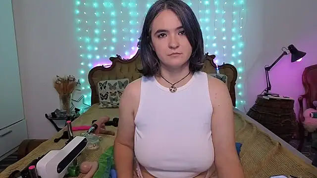 Chat +18 de SilkenSin ao vivo