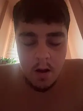 Show webcam de YoungHornyCum_xoxo