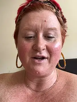BustyRedxx 라이브 XXX 채팅