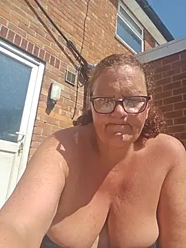 Chat +18 de MissQueenBeex ao vivo
