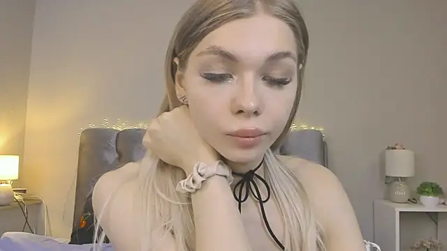 Blondy_Fina's Live XXX Chat