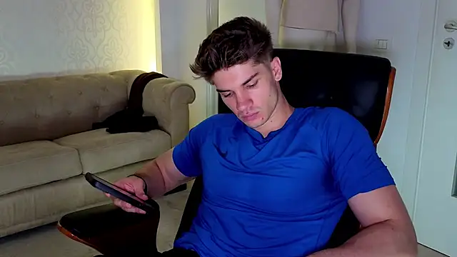 XXX chat uživo modela MaxKaiden