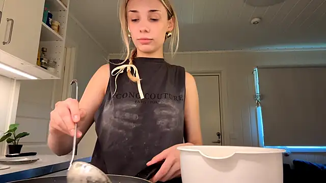 OlyMayer's Live XXX Chat