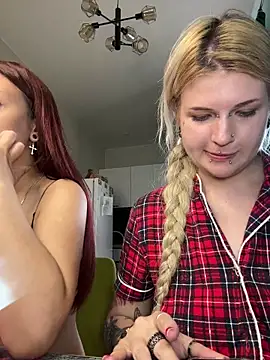 XXX chat uživo modela DriveThruCiri