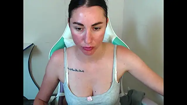 Cammil1a_horn's Live XXX Chat