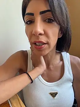 XXX chat uživo modela Yasmiinee