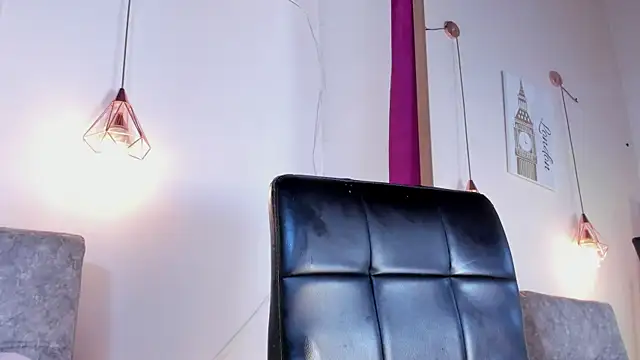 Chat +18 de EmeraldMusee ao vivo