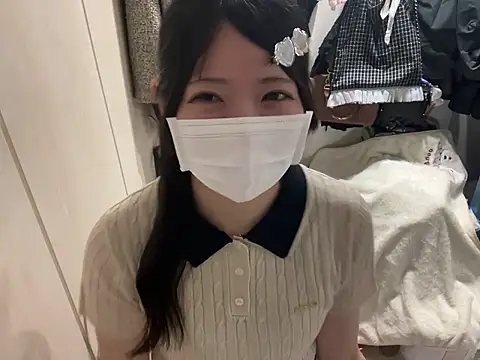 y-u-r-a-33's Live XXX Chat
