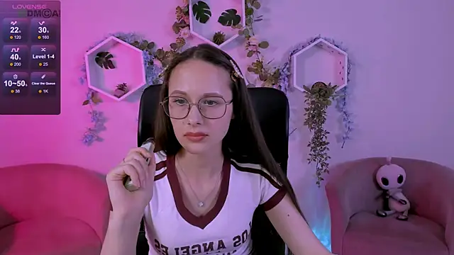 Chat +18 de mona_cloud ao vivo