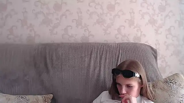 Chat +18 de HitGyrl ao vivo