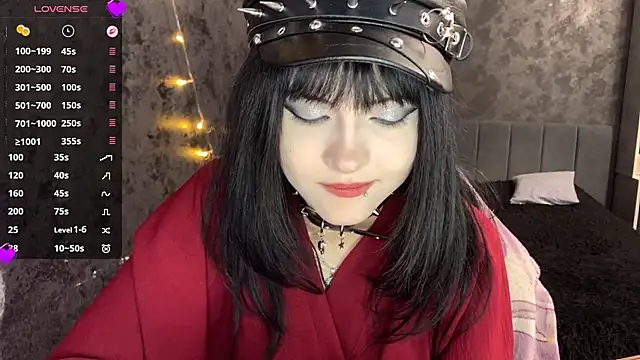 EmilyEmbears élő XXX-chatje