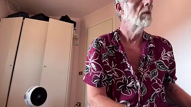 XXX chat uživo modela PierPesaroX
