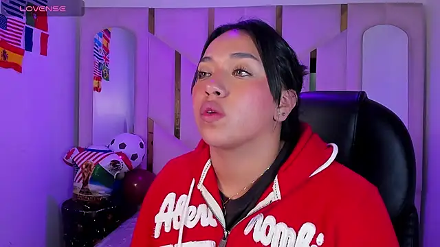 IsabellRodriguez18's Live XXX Chat