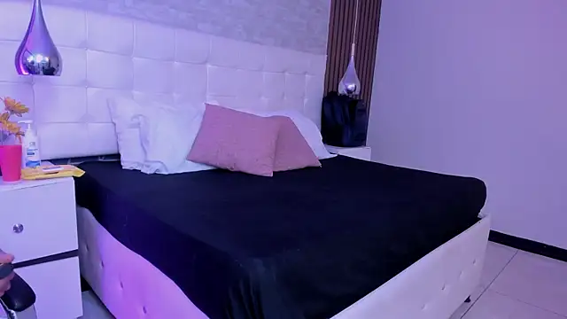 Онлайн чат XXX KyleeSmiith