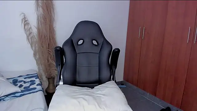 Pier_Simons Chat XXX live