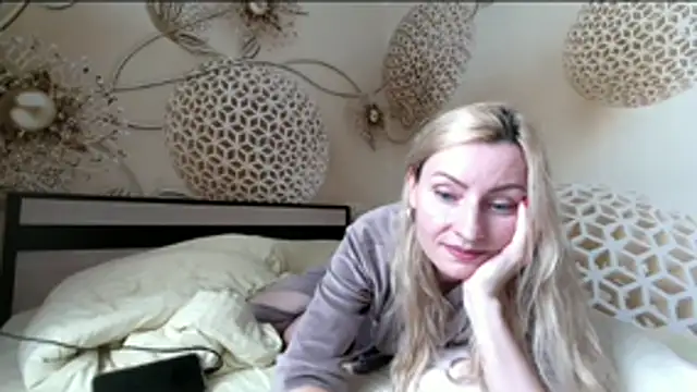 Yourrealgirl's Live XXX Chat