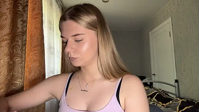 HoneysPiee Chat XXX live