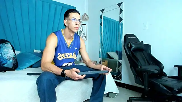 Chat +18 de OliverThompsonJS ao vivo