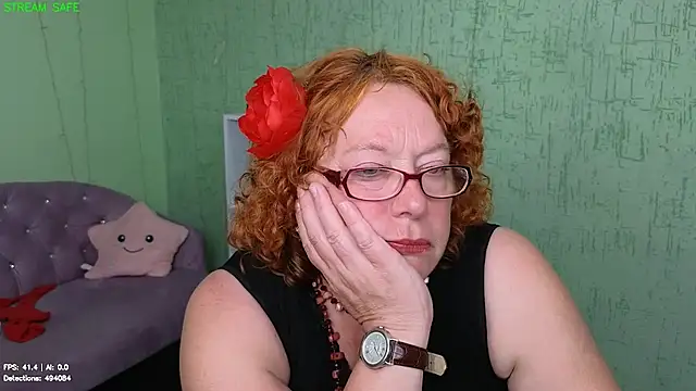 Онлайн чат XXX Fara_Flutte