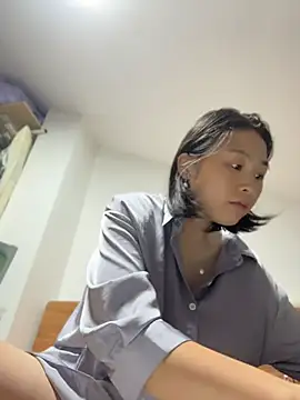 Iridessa-'s Live XXX Chat