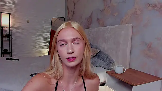 SerenaCrystall live XXX chat