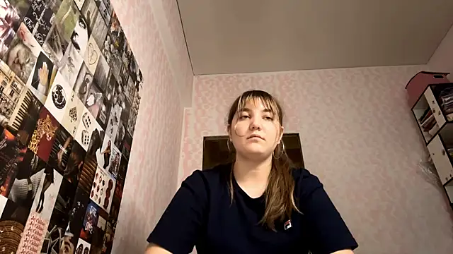 XXX chat uživo modela JanineThielman