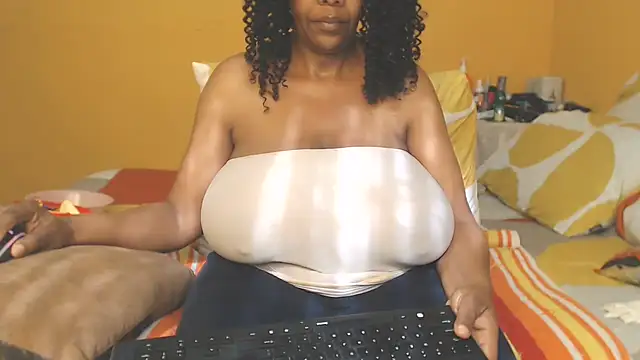 bustykelly Live XXX-Chat
