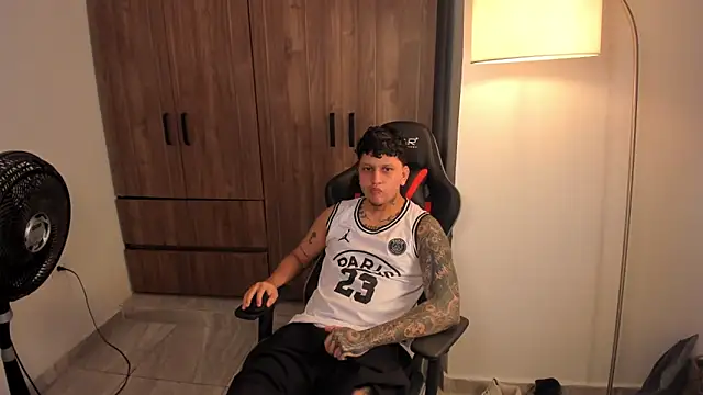Jake_simons Adlı Modelin Canlı XXX Sohbeti