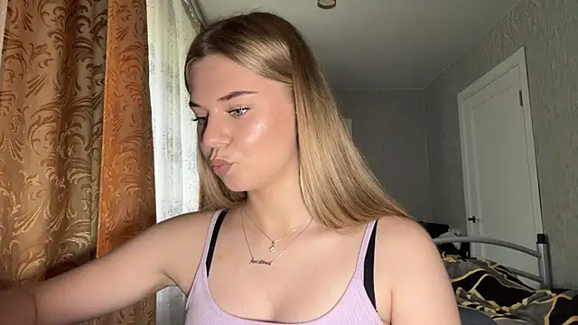 HoneysPiee Live XXX Chat