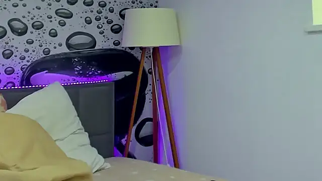 Онлайн чат XXX AlmaFancy