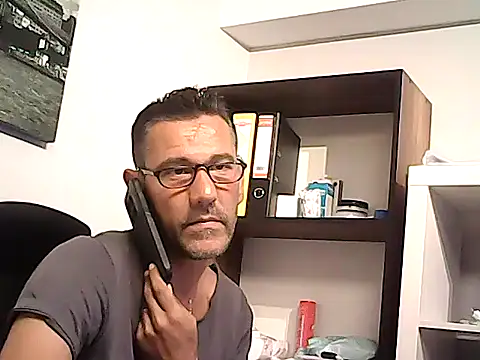 mastercharisma35 Adlı Modelin Canlı XXX Sohbeti