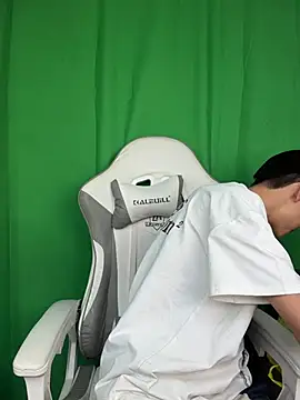 DD-101 – Naživo XXX chat