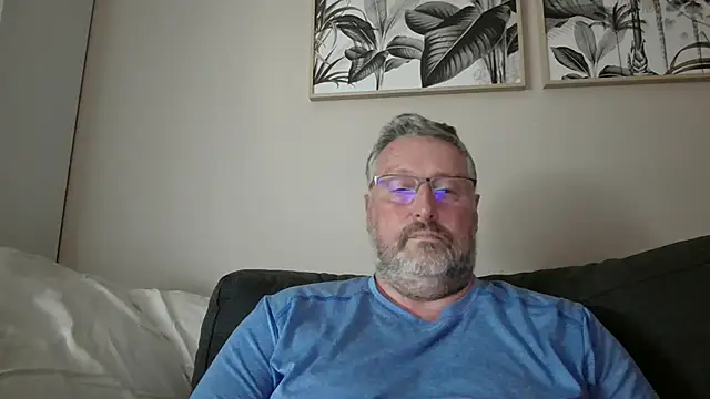 doudou310 élő XXX-chatje