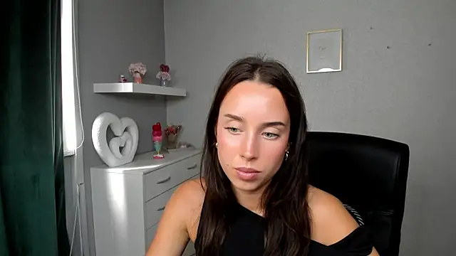AdeleSolo's Live XXX Chat