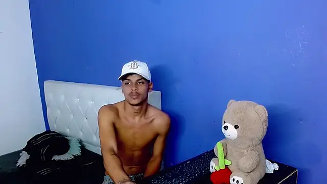 XXX chat uživo modela Angel_foxc13