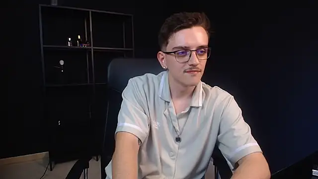 FelixStarkk Show in webcam