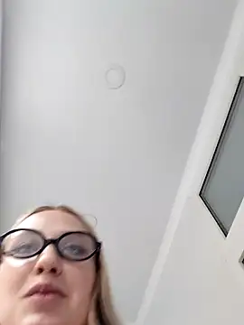 caressyourself Live XXX Chat