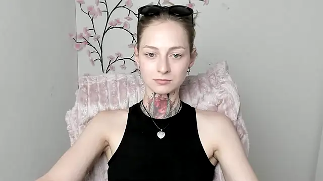 Esmi_Winter's Live XXX Chat