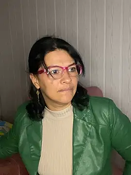 Selin_Sweet9 Adlı Modelin Canlı XXX Sohbeti