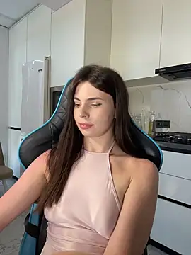 CurlyLara live XXX chat
