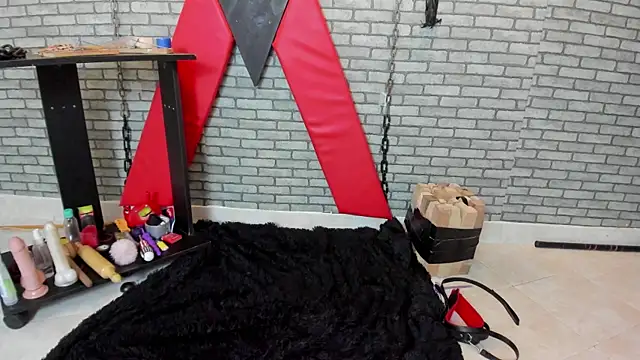 hillary_bigbutt live XXX chat