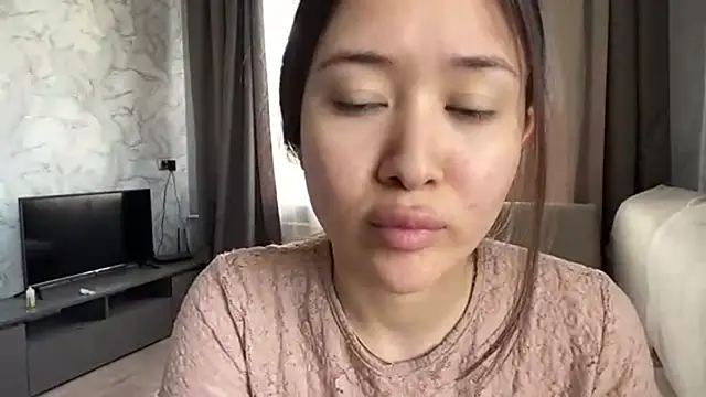 YourMiIa's Live XXX Chat