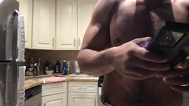 BigGuyMuscle live XXX chat
