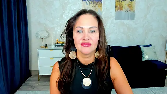 MilaUrban's Live XXX Chat