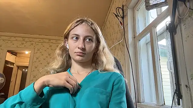 LisaBam: онлайн-секс-чат