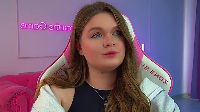 CrystalLyons' Live XXX Chat